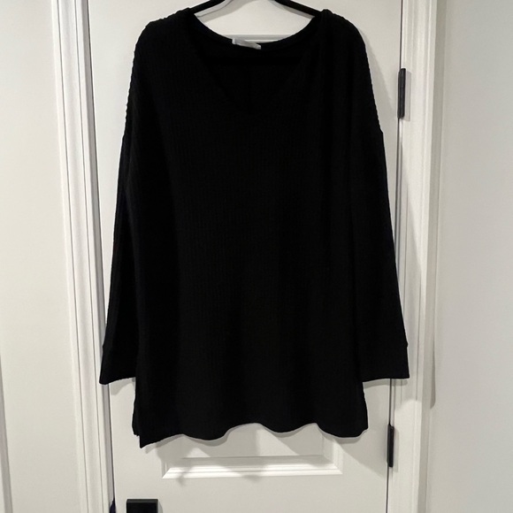 Zenana Outfitters Sweaters - 3/$20 Zenana Outfitters Classic Black Sweater